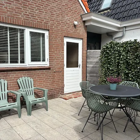 Zijperweg Vlakbij Zee, En Bos