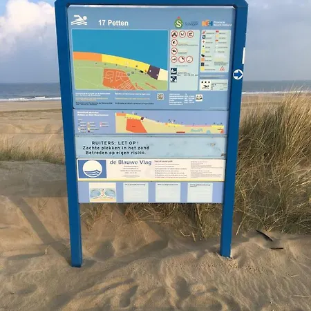 Zijperweg Vlakbij Zee, En Bos